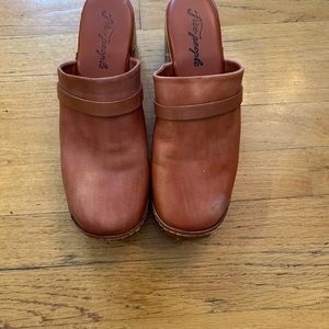 Free People clogs in rich soft leather